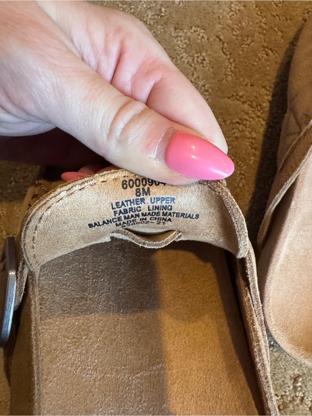 NEW Minnetonka Suede buckle clog Moccasin Slide in Light Tan - Picture 3 of 3